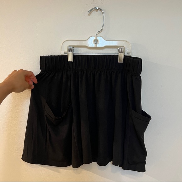 🖤black, mini skirt, with pockets — cozy, flowy, & relaxed fit! - Picture 2 of 11
